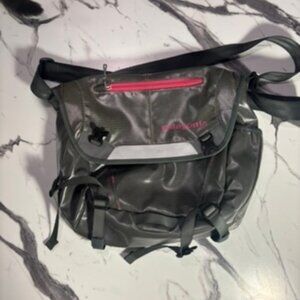 Patagonia MiniMass Messenger Bag – Gray & Pink
